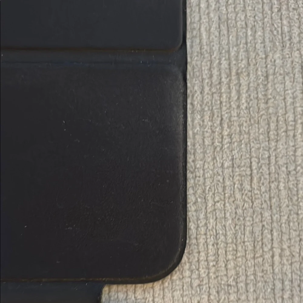 USED Apple Pencil 2 and Apple iPad Pro keyboard for 11 inch 2018 iPad Pro